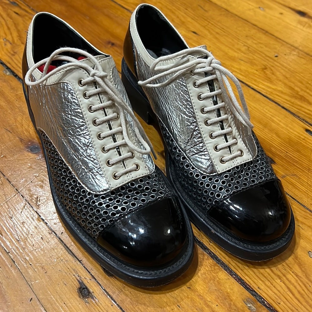 CHANEL Saddle Shoe, Size 38.5